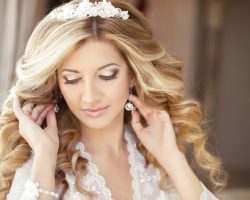 Come scegliere la pettinatura da sposa più adatta al tuo viso